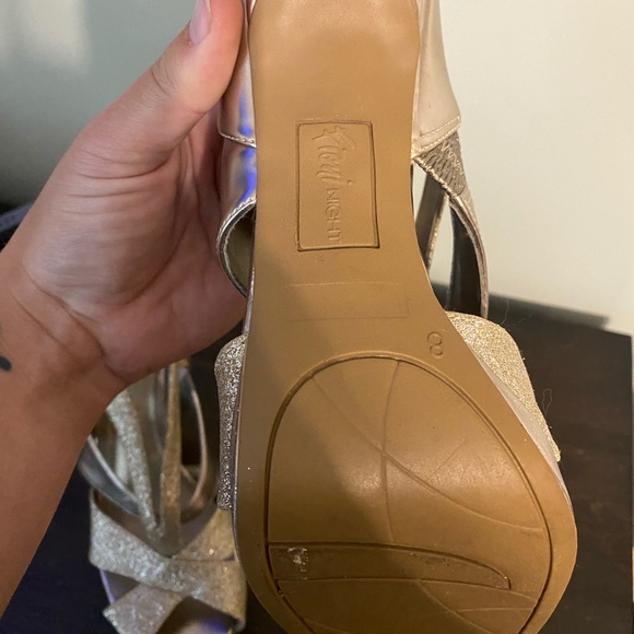 Sparkly gold heels - Picture 4 of 4